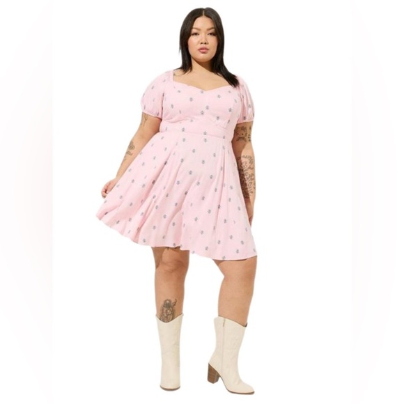 Torrid Mini Lightweight Romantic Cottagecore Pink Skater Dress Floral Plus Sz 4X - Picture 1 of 16